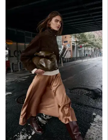 ZARA 새틴풍 플레어 롱 스커트