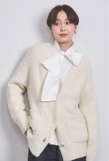 시착만 한 UNITED ARROWS 플러피 V넥 니트 가디건