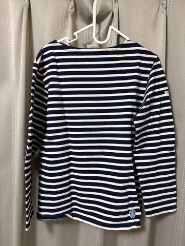 오르치발 보더 무늬 긴팔 티셔츠 (네이비/화이트)