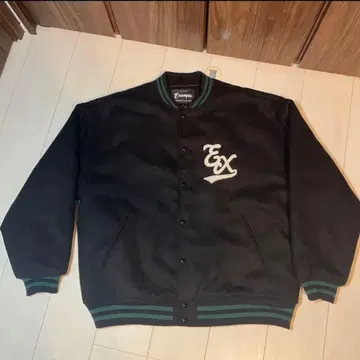 example 멜톤 바시티 자켓 에그잠플