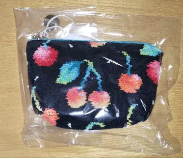 새상품 러브러리 바이 페이 페이 체리 도트 보트형 파우치 S 블랙