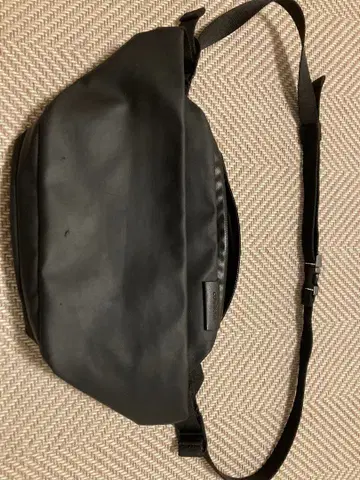 cote&ciel 블랙 숄더백 최저가