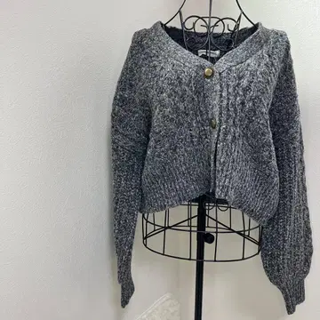 [택 포함 새상품] PORTE V넥 니트 가디건 숏 기장 세탁 가능