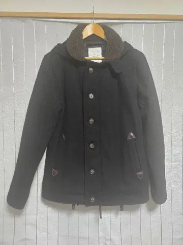 울 블랙 후드 부착 덱 자켓