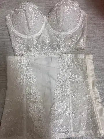 브라이덜 이너와 거들 세트 B65