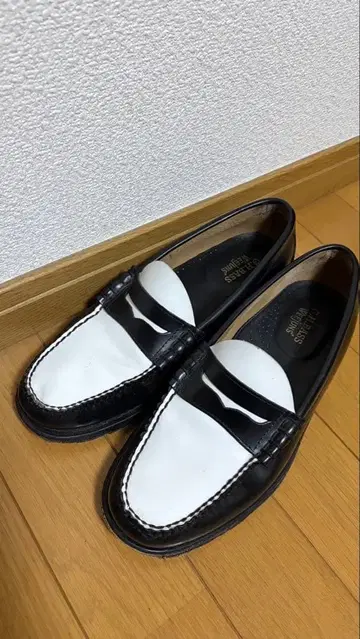 G.H. Bass 블랙/화이트 로퍼