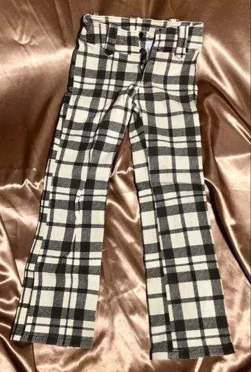 체크 무늬 플레어 팬츠