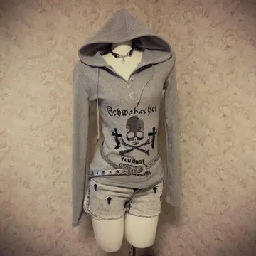 헤이세이 갸루 Y2K 스컬 프린트 후드 부착 긴팔 상의 그런지