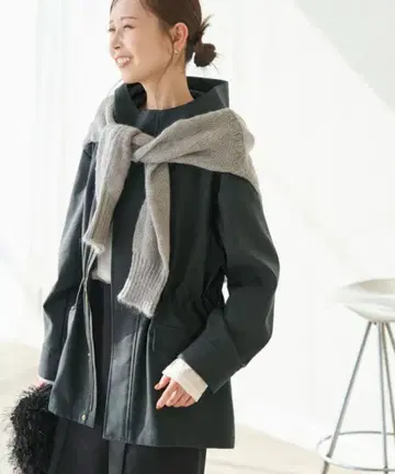 로페피크닉 후드 부착 마운틴 후드티 차콜