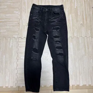 데미지 가공 블랙 데님 팬츠
