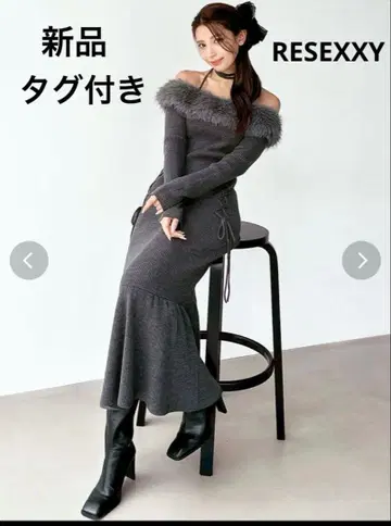 [ 새상품 ] resexxy 인조 모피 트리밍 니트 원피스 차콜 그레이