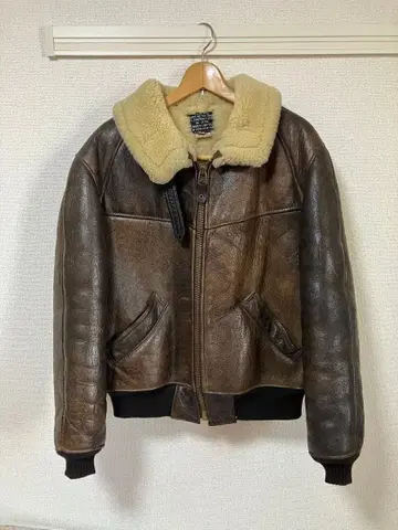 AVIREX B6 플라이트 자켓 무스탕