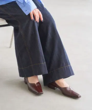 [ 새상품 ] LE TALON 스퀘어 슬릿 소프트 플랫 23.5 보르도