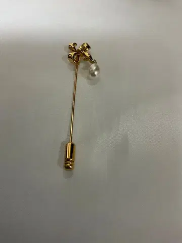 실버와 펄 핀 브로치