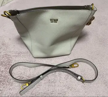 숄더백 GUESS