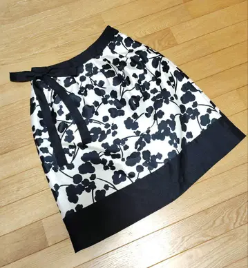 투 비 시크 스커트