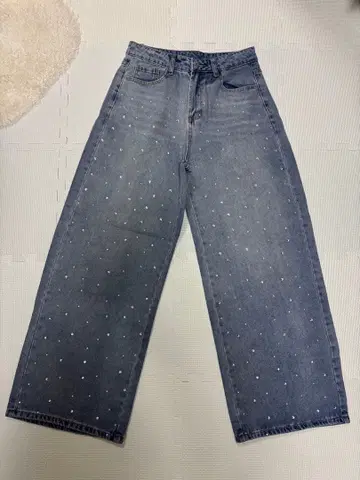 비즈 장식 다크 블루 와이드 레그 데님