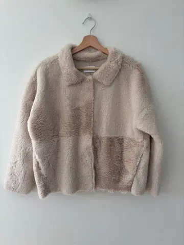 KBF 퍼 자켓 아이보리