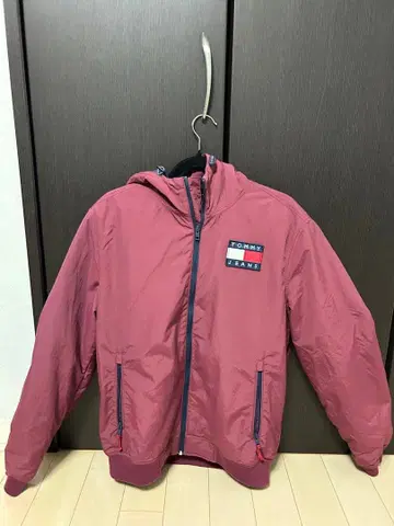 TOMMY JEANS 후드 부착 나일론 자켓