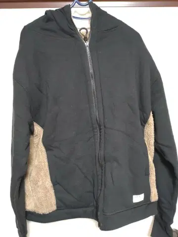 DUCKSTER 블랙 플리스 자켓