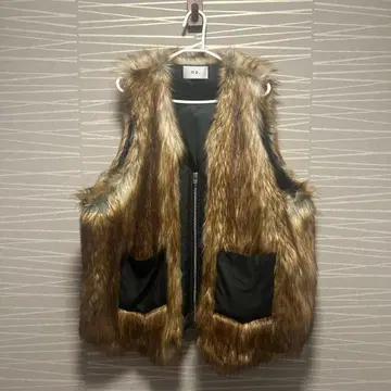 no. 브라운 퍼 베스트