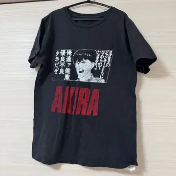 AKIRA 블랙 T셔츠 DALUC