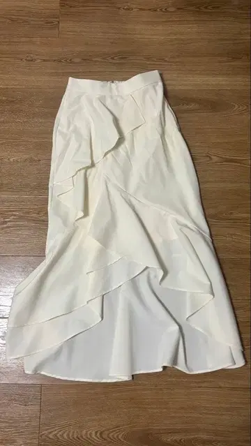 SNIDEL 화이트 머메이드 스커트