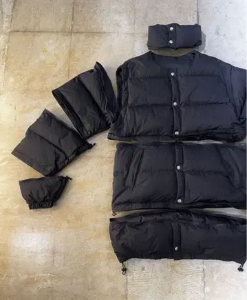 협의 가능 YOKE 리버서블 다운 자켓