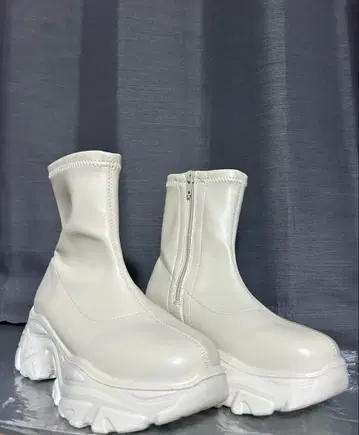 LOWRYSFARM 스트레치 스니커즈 부츠 아이보리