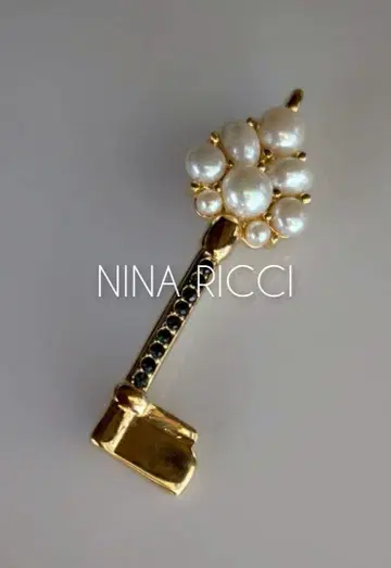 [ NINA RICCI ] 열쇠 키 브로치 모조 진주 큐빅 GP