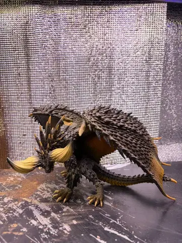 몬스터 헌터 네르기간테 피규어 양 날개 폭 약 30cm