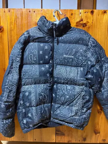 thisisneverthat 다운 자켓 페이즐리 무늬
