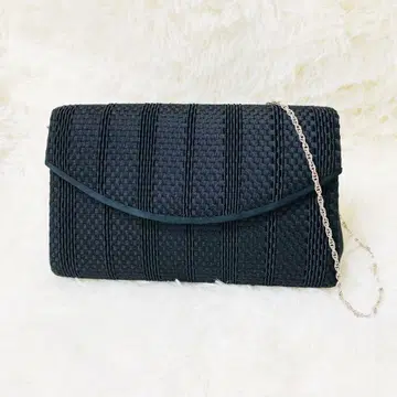 새상품급 블랙 뜨개질 디자인 클러치백 실버 체인