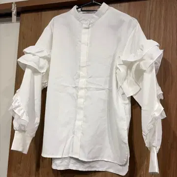 프릴 달린 화이트 긴팔 셔츠 L