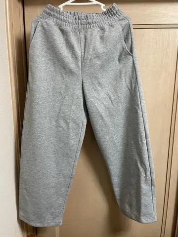 유니클로 맨투맨 와이드 팬츠 가격 인하 가능