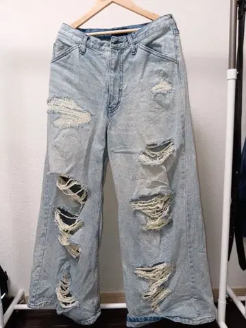 [ HARE ] 데미지 가공 라이트 블루 데님