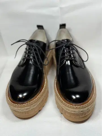 블랙 통굽 레이스업 슈즈 23.5