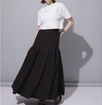 컨디션 최상 L 카듀네 라운드 컷 스커트 맥시 길이 롱 자카드 블랙