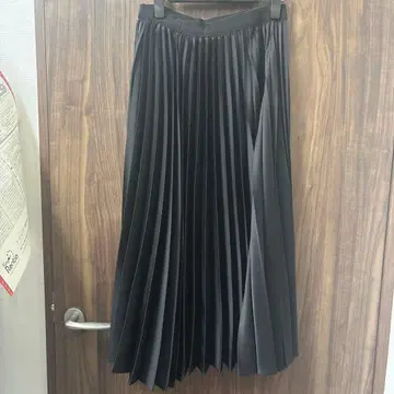 UNIQLO x Theory 블랙 플리츠 스커트