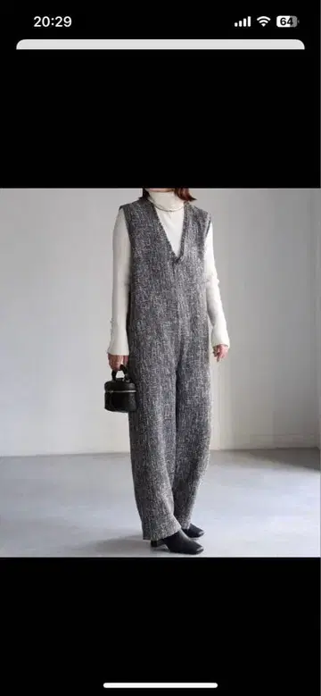 Riberry 리베리 깊은 V넥 트위드 살로펫