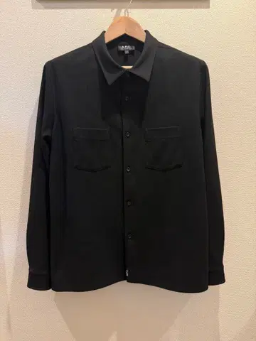 A.P.C. 긴팔 블랙 버튼 셔츠 Spock 오버 셔츠