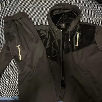 IN The PAINT 블랙 셋업