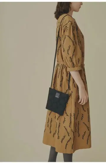 미나 페르호넨 tambourine (탬버린) 포켓 백