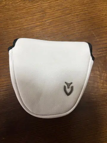 베젤 퍼터 커버 말렛형 화이트