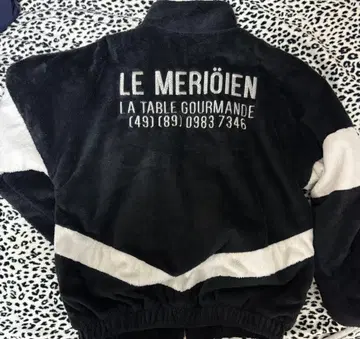 Danke Schon 플리스 자켓 블랙/화이트