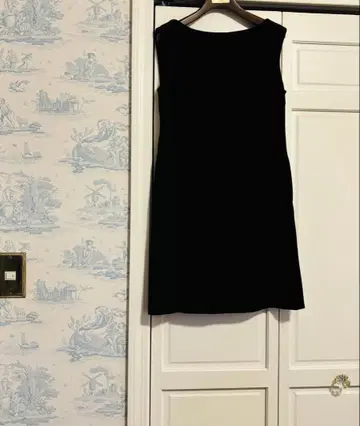 폭시 벨로아 슬리브리스 무릎 기장 원피스