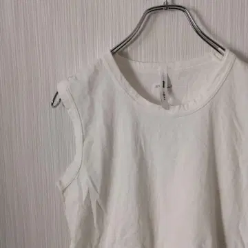 glamb 그램 탱크탑 슬리브리스