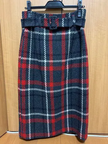 STRAWBERRY-FIELDS 체크 무늬 타이트 스커트 사이즈 2