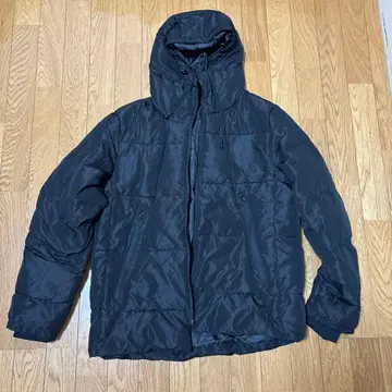 블랙 후드 부착 다운 자켓