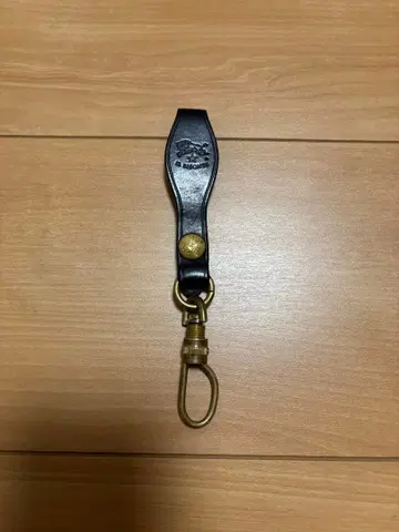 일비종떼 키링 블랙